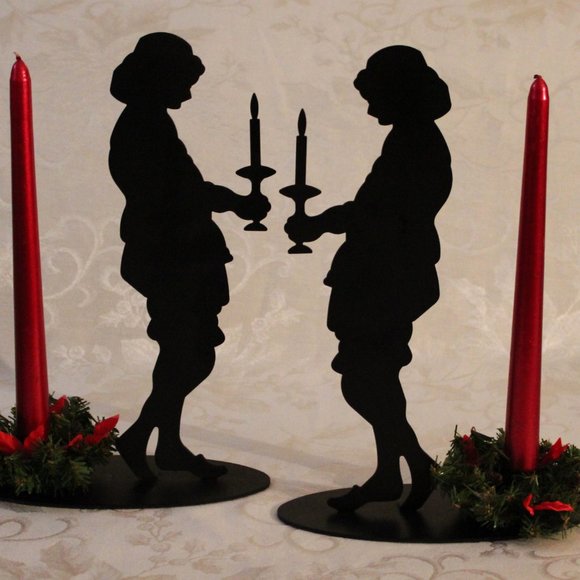 Christmas Salt and Pepper Shakers | Hallmark Santa and Mrs. Claus Shakers - Picture 10 of 14